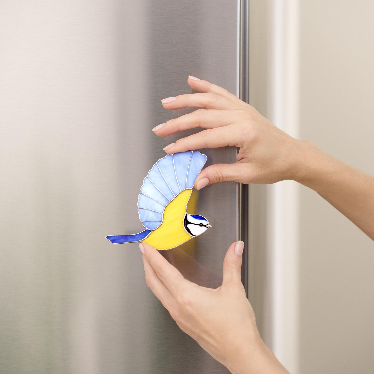 Flying Tit Stained Glass Magnet – Handmade Bird Refrigerator Decor & Gift