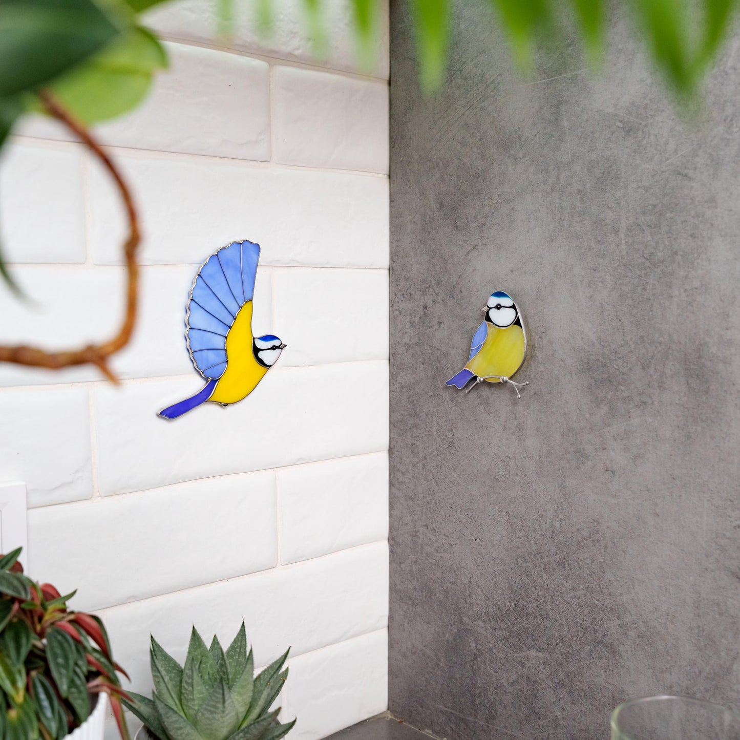 Flying Tit Stained Glass Magnet – Handmade Bird Refrigerator Decor & Gift